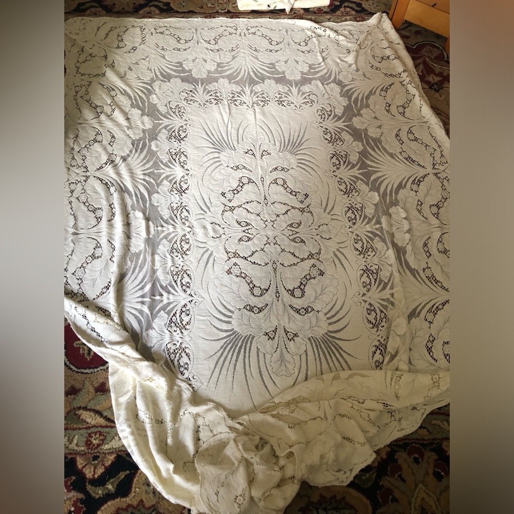 VTG Lace White TableCloth Rectangle Floral cotton Grannycore 60x80